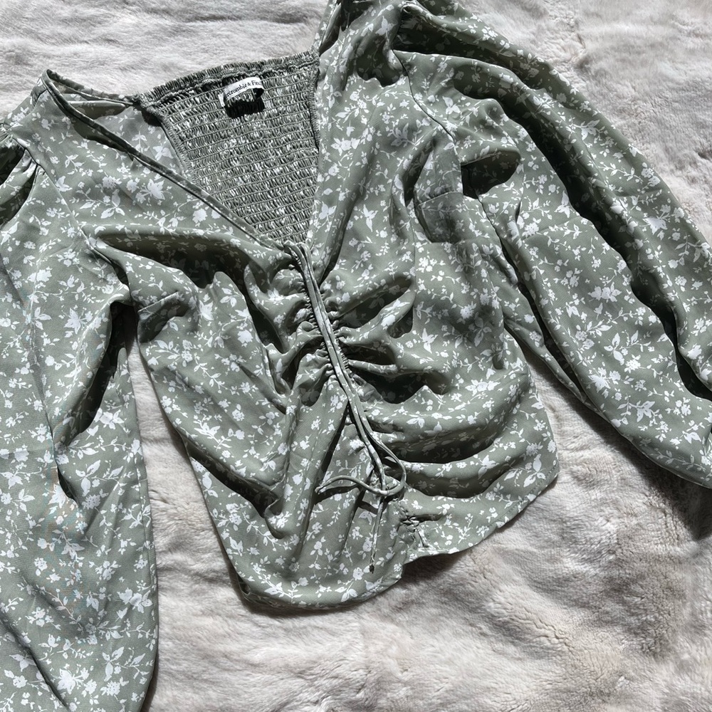 Abercrombie & Fitch Cinched Front Puff Long-Sleeve Top Sz-S - Picture 4 of 8